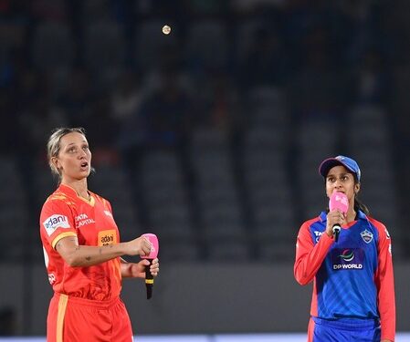 WPL 2026 : ਦਿੱਲੀ ਅਤੇ ਗੁਜਰਾਤ ਵਿਚਾਲੇ ਐਲੀਮੀਨੇਟਰ ਮੈਚ ਜਾਰੀ ; ਗੁਜਰਾਤ ਨੂੰ ਲੱਗਿਆ ਚੌਥਾ ਝਟਕਾ , ਟੀਮ ਨੇ ਪਾਵਰਪਲੇ ‘ਚ ਹੀ ਗਵਾਈਆਂ ਤਿੰਨ ਵਿਕਟਾਂ