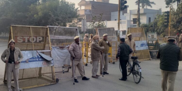 Jalandhar : ਹਾਈ ਕੋਰਟ ਦੇ ਹੁਕਮਾਂ ‘ਤੇ ਲਤੀਫਪੁਰਾ ਵਿਚ ਕਬਜ਼ੇ ਹਟਾਉਣ ਦੀ ਕਾਰਵਾਈ ਸ਼ੁਰੂ Jalandhar : ਹਾਈ ਕੋਰਟ ਦੇ ਹੁਕਮਾਂ ‘ਤੇ ਲਤੀਫਪੁਰਾ ਵਿਚ ਕਬਜ਼ੇ ਹਟਾਉਣ ਦੀ ਕਾਰਵਾਈ ਸ਼ੁਰੂ