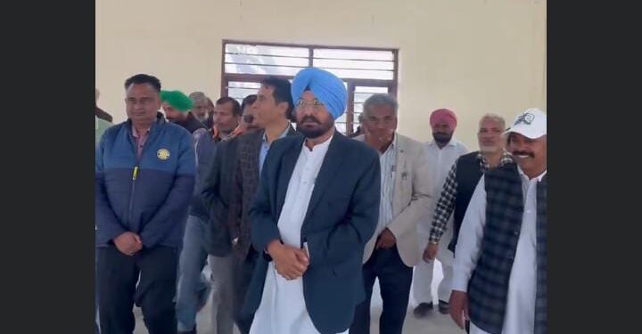 MLA ਪ੍ਰਿੰਸੀਪਲ ਬੁੱਧ ਰਾਮ ਵੱਲੋਂ ਬੁਢਲਾਡਾ ਹਸਪਤਾਲ ਦਾ ਦੌਰਾ MLA ਪ੍ਰਿੰਸੀਪਲ ਬੁੱਧ ਰਾਮ ਵੱਲੋਂ ਬੁਢਲਾਡਾ ਹਸਪਤਾਲ ਦਾ ਦੌਰਾ