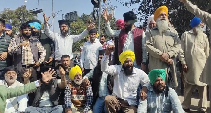 Haryana ਮੁੱਖ ਮੰਤਰੀ ਸੈਣੀ ਦੇ ਅੰਮ੍ਰਿਤਸਰ ਦੌਰੇ ਦੌਰਾਨ ਆਮ ਆਦਮੀ ਪਾਰਟੀ ਵੱਲੋਂ ਜ਼ਬਰਦਸਤ ਵਿਰੋਧ