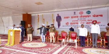 Punjab : ਰਾਜਪਾਲ ਕਟਾਰੀਆ ਨੇ ਸਰਹੱਦੀ ਜ਼ਿਲ੍ਹਿਆਂ ‘ਚ ਨਸ਼ਿਆਂ ਵਿਰੁੱਧ ਚਾਰ ਰੋਜ਼ਾ ਪੈਦਲ ਯਾਤਰਾ ਦਾ ਤਰਨ ਤਾਰਨ ਤੋਂ ਕੀਤਾ ਆਗਾਜ਼