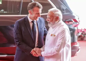 PM ਮੋਦੀ ਨੇ ਫਰਾਂਸ ਦੇ ਰਾਸ਼ਟਰਪਤੀ ਇਮੈਨੁਅਲ ਮੈਕਰੋਂ ਨਾਲ ਕੀਤੀ ਮੁਲਾਕਾਤ