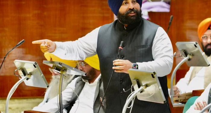 PUNJAB: ਹਰਜੋਤ ਸਿੰਘ ਬੈਂਸ ਨੇ ਵਿੱਤ ਮੰਤਰੀ ਚੀਮਾ ਵਿਰੁੱਧ ਅਪਮਾਨਜਨਕ ਟਿੱਪਣੀ ਕਰਨ ‘ਤੇ ਸੁਖਪਾਲ ਖਹਿਰਾ ਨੂੰ ਕਰੜੇ ਹੱਥੀਂ ਲਿਆ