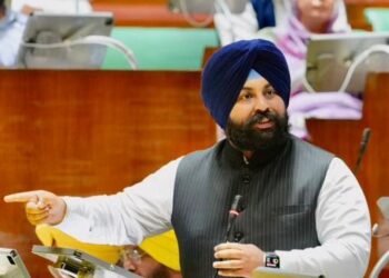 PUNJAB: ਹਰਜੋਤ ਸਿੰਘ ਬੈਂਸ ਨੇ ਵਿੱਤ ਮੰਤਰੀ ਚੀਮਾ ਵਿਰੁੱਧ ਅਪਮਾਨਜਨਕ ਟਿੱਪਣੀ ਕਰਨ ‘ਤੇ ਸੁਖਪਾਲ ਖਹਿਰਾ ਨੂੰ ਕਰੜੇ ਹੱਥੀਂ ਲਿਆ