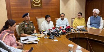 PUNJAB: ਭਗਵੰਤ ਮਾਨ ਸਰਕਾਰ ਨੇ ਅਮਰੀਕਾ-ਇਜ਼ਰਾਈਲ-ਈਰਾਨ ਟਕਰਾਅ ਦੌਰਾਨ ਮੱਧ ਏਸ਼ੀਆ ਅਤੇ ਮੱਧ ਪੂਰਬ ਵਿੱਚ ਫਸੇ ਪੰਜਾਬੀਆਂ ਦੀ ਸਹਾਇਤਾ ਲਈ 24×7 ਕਾਰਜਸ਼ੀਲ ਹੈਲਪਲਾਈਨ ਜਾਰੀ ਕੀਤੀਆਂ: ਡਾ – ਰਵਜੋਤ ਸਿੰਘ