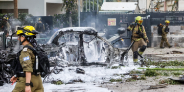 ਇਜ਼ਰਾਈਲ ਦੇ ਡਿਮੋਨਾ ਅਤੇ ਅਰਾਦ ‘ਚ ਈਰਾਨੀ ਹਮਲਿਆਂ ਵਿੱਚ ਲਗਭਗ 200 ਲੋਕ ਜ਼ਖਮੀ ਇਜ਼ਰਾਈਲ ਦੇ ਡਿਮੋਨਾ ਅਤੇ ਅਰਾਦ ‘ਚ ਈਰਾਨੀ ਹਮਲਿਆਂ ਵਿੱਚ ਲਗਭਗ 200 ਲੋਕ ਜ਼ਖਮੀ