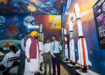 PUNJAB: ਮੁੱਖ ਮੰਤਰੀ ਭਗਵੰਤ ਸਿੰਘ ਮਾਨ ਵੱਲੋਂ ਆਦਮਪੁਰ ਦੇ ਸਕੂਲ ਆਫ਼ ਐਮੀਨੈਂਸ ਵਿਖੇ ਵਿਦਿਆਰਥੀਆਂ ਨਾਲ ਮੁਲਾਕਾਤ
