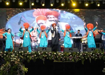 ਪ੍ਰਗਤੀਸ਼ੀਲ PUNJAB ਨਿਵੇਸ਼ਕ ਸੰਮੇਲਨ : ਨਿੱਘੀ ਮਹਿਮਾਨਨਿਵਾਜ਼ੀ ਦੇ ਨਾਲ ਪੰਜਾਬੀ ਗੀਤ-ਸੰਗੀਤ ਤੇ ਨਾਚਾਂ ਨੇ ਵੀ ਨਿਵੇਸ਼ਕਾਂ ਦਾ ਮਨ ਮੋਹਿਆ ਪ੍ਰਗਤੀਸ਼ੀਲ PUNJAB ਨਿਵੇਸ਼ਕ ਸੰਮੇਲਨ : ਨਿੱਘੀ ਮਹਿਮਾਨਨਿਵਾਜ਼ੀ ਦੇ ਨਾਲ ਪੰਜਾਬੀ ਗੀਤ-ਸੰਗੀਤ ਤੇ ਨਾਚਾਂ ਨੇ ਵੀ ਨਿਵੇਸ਼ਕਾਂ ਦਾ ਮਨ ਮੋਹਿਆ