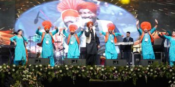 ਪ੍ਰਗਤੀਸ਼ੀਲ PUNJAB ਨਿਵੇਸ਼ਕ ਸੰਮੇਲਨ : ਨਿੱਘੀ ਮਹਿਮਾਨਨਿਵਾਜ਼ੀ ਦੇ ਨਾਲ ਪੰਜਾਬੀ ਗੀਤ-ਸੰਗੀਤ ਤੇ ਨਾਚਾਂ ਨੇ ਵੀ ਨਿਵੇਸ਼ਕਾਂ ਦਾ ਮਨ ਮੋਹਿਆ