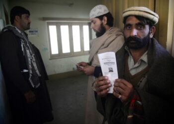 Pakistan : ਸਵਾਬੀ ਵਿੱਚ ਛਾਪੇਮਾਰੀ ਦੌਰਾਨ ਪੁਲਿਸ ਨੇ 300 ਤੋਂ ਵੱਧ ਗੈਰ-ਕਾਨੂੰਨੀ ਅਫਗਾਨ ਸ਼ਰਨਾਰਥੀਆਂ ਨੂੰ ਕੀਤਾ ਗ੍ਰਿਫ਼ਤਾਰ