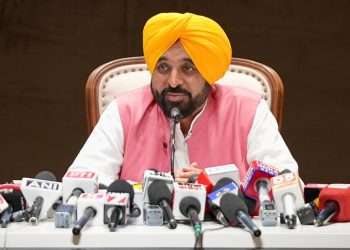 BIG NEWS: ਹੁਣ ਪ੍ਰਧਾਨ ਮੰਤਰੀ ਮੋਦੀ ਲਈ ਅੱਗੇ ਵਧਣ ਅਤੇ ਅਸਲ ਵਿੱਚ ‘ਜੰਗ ਰੋਕਣ’ ਦੀ ਜ਼ਿੰਮੇਵਾਰੀ ਲੈਣ ਦਾ ਸਮਾਂ ਆ ਗਿਆ ਹੈ – ਮੁੱਖ ਮੰਤਰੀ ਭਗਵੰਤ ਸਿੰਘ ਮਾਨ BIG NEWS: ਹੁਣ ਪ੍ਰਧਾਨ ਮੰਤਰੀ ਮੋਦੀ ਲਈ ਅੱਗੇ ਵਧਣ ਅਤੇ ਅਸਲ ਵਿੱਚ ‘ਜੰਗ ਰੋਕਣ’ ਦੀ ਜ਼ਿੰਮੇਵਾਰੀ ਲੈਣ ਦਾ ਸਮਾਂ ਆ ਗਿਆ ਹੈ – ਮੁੱਖ ਮੰਤਰੀ ਭਗਵੰਤ ਸਿੰਘ ਮਾਨ