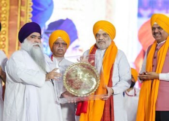 National: ਜੇ ਗੁਰੂ ਸਾਹਿਬ ਨੇ ਹਿੰਦੂ ਧਰਮ ਨੂੰ ਬਚਾਉਣ ਲਈ ਆਪਣੀ ਜਾਨ ਨਾ ਦਿੱਤੀ ਹੁੰਦੀ, ਤਾਂ ਅੱਜ ਦੁਨੀਆ ਵਿੱਚ ਕੋਈ ਹਿੰਦੂ ਨਾ ਹੁੰਦਾ – ਅਮਿਤ ਸ਼ਾਹ National: ਜੇ ਗੁਰੂ ਸਾਹਿਬ ਨੇ ਹਿੰਦੂ ਧਰਮ ਨੂੰ ਬਚਾਉਣ ਲਈ ਆਪਣੀ ਜਾਨ ਨਾ ਦਿੱਤੀ ਹੁੰਦੀ, ਤਾਂ ਅੱਜ ਦੁਨੀਆ ਵਿੱਚ ਕੋਈ ਹਿੰਦੂ ਨਾ ਹੁੰਦਾ – ਅਮਿਤ ਸ਼ਾਹ