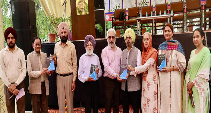 Punjab: ਡਾ. ਆਤਮਜੀਤ ਤੇ ਗੁਰਭਜਨ ਗਿੱਲ ਵੱਲੋਂ ਸੰਪਾਦਿਤ ਪੁਸਤਕ “ ਪੰਜਾਬੀ ਬੋਲੀ, ਰਮਜ਼ਾਂ, ਰੁਕਾਵਟਾਂ ਤੇ ਰਾਹ” ਪੰਜਾਬੀ ਯੂਨੀਵਰਸਿਟੀ ਪਟਿਆਲਾ ਵਿਖੇ ਵਿਦਵਾਨਾਂ ਵੱਲੋਂ ਲੋਕ ਅਰਪਣ