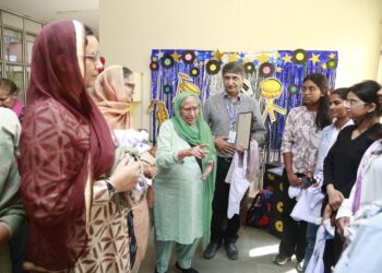 ਏਮਜ਼ Mohali ਵਿਖੇ ਬੇਸਹਾਰਾ/ਲਵਾਰਿਸ ਮਰੀਜ਼ਾਂ ਦੇ ਇਲਾਜ ਅਤੇ ਸਾਂਭ-ਸੰਭਾਲ ਲਈ ਸਮ੍ਰਪਿਤ ਭਗਤ ਪੂਰਨ ਸਿੰਘ ਵਾਰਡ ਦਾ ਬੀਬੀ ਡਾ. ਇੰਦਰਜੀਤ ਕੌਰ ਵੱਲੋਂ ਉਦਘਾਟਨ ਏਮਜ਼ Mohali ਵਿਖੇ ਬੇਸਹਾਰਾ/ਲਵਾਰਿਸ ਮਰੀਜ਼ਾਂ ਦੇ ਇਲਾਜ ਅਤੇ ਸਾਂਭ-ਸੰਭਾਲ ਲਈ ਸਮ੍ਰਪਿਤ ਭਗਤ ਪੂਰਨ ਸਿੰਘ ਵਾਰਡ ਦਾ ਬੀਬੀ ਡਾ. ਇੰਦਰਜੀਤ ਕੌਰ ਵੱਲੋਂ ਉਦਘਾਟਨ