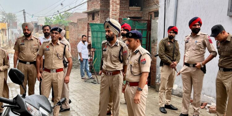 PUNJAB: ‘ਯੁੱਧ ਨਸ਼ਿਆਂ ਵਿਰੁੱਧ’; ਸੂਬੇ ਭਰ ਵਿੱਚ 426 ਡਰੱਗ ਹੌਟਸਪੌਟਸ ‘ਤੇ ਛਾਪੇਮਾਰੀ; 248 ਕਾਬੂ PUNJAB: ‘ਯੁੱਧ ਨਸ਼ਿਆਂ ਵਿਰੁੱਧ’; ਸੂਬੇ ਭਰ ਵਿੱਚ 426 ਡਰੱਗ ਹੌਟਸਪੌਟਸ ‘ਤੇ ਛਾਪੇਮਾਰੀ; 248 ਕਾਬੂ
