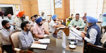 ਭਗਵੰਤ ਮਾਨ ਸਰਕਾਰ ਮੁਲਾਜ਼ਮਾਂ ਦੀਆਂ ਸ਼ਿਕਾਇਤਾਂ ਨੂੰ ਜਲਦੀ ਅਤੇ ਨਿਰਪੱਖਤਾ ਨਾਲ ਹੱਲ ਕਰਨ ਲਈ ਵਚਨਬੱਧ: Harpal Singh Cheema ਭਗਵੰਤ ਮਾਨ ਸਰਕਾਰ ਮੁਲਾਜ਼ਮਾਂ ਦੀਆਂ ਸ਼ਿਕਾਇਤਾਂ ਨੂੰ ਜਲਦੀ ਅਤੇ ਨਿਰਪੱਖਤਾ ਨਾਲ ਹੱਲ ਕਰਨ ਲਈ ਵਚਨਬੱਧ: Harpal Singh Cheema