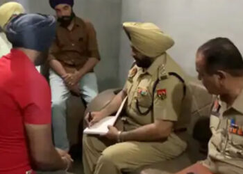 Punjab: ਰਿਟਾਇਰਡ JE ਦੀ ਪਤਨੀ ਦੀ ਸ਼ੱਕੀ ਹਾਲਾਤਾਂ ‘ਚ ਮੌਤ, ਜਾਂਚ ‘ਚ ਜੁਟੀ ਪੁਲਿਸ Punjab: ਰਿਟਾਇਰਡ JE ਦੀ ਪਤਨੀ ਦੀ ਸ਼ੱਕੀ ਹਾਲਾਤਾਂ ‘ਚ ਮੌਤ, ਜਾਂਚ ‘ਚ ਜੁਟੀ ਪੁਲਿਸ