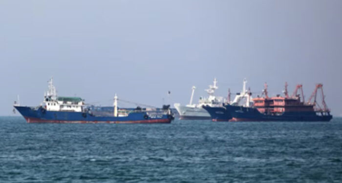 Iran Israel War: 37 ਭਾਰਤੀ ਜਹਾਜ਼ ਫਸੇ: ਹੋਰਮੁਜ਼ ਰੂਟ ਦੇ ਬੰਦ ਹੋਣ ਨਾਲ ਵਧੀਆਂ ਮੁਸ਼ਕਲਾਂ Iran Israel War: 37 ਭਾਰਤੀ ਜਹਾਜ਼ ਫਸੇ: ਹੋਰਮੁਜ਼ ਰੂਟ ਦੇ ਬੰਦ ਹੋਣ ਨਾਲ ਵਧੀਆਂ ਮੁਸ਼ਕਲਾਂ