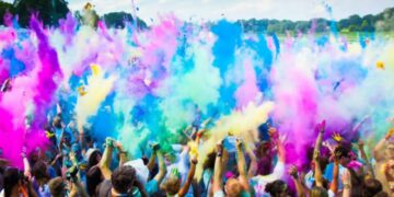 HEALTH : ਹੋਲੀ ਮਨਾਉਂਦੇ ਸਮੇਂ ਕਿਹੜੇ ਰੰਗਾਂ ਦੀ ਕਰਨੀ ਚਾਹੀਦੀ ਹੈ ਵਰਤੋਂ ?
