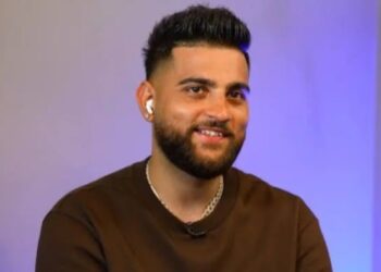 Entertainment News : ਕਰਨ ਔਜਲਾ ਨੇ ਜਿੱਤਿਆ ਪ੍ਰਸ਼ੰਸਕਾਂ ਦਾ ਦਿਲ ; ਆਟੋ ਡਰਾਈਵਰ ਦਾ ਭਰਿਆ 17 ਹਜ਼ਾਰ ਦਾ ਜੁਰਮਾਨਾ Entertainment News : ਕਰਨ ਔਜਲਾ ਨੇ ਜਿੱਤਿਆ ਪ੍ਰਸ਼ੰਸਕਾਂ ਦਾ ਦਿਲ ; ਆਟੋ ਡਰਾਈਵਰ ਦਾ ਭਰਿਆ 17 ਹਜ਼ਾਰ ਦਾ ਜੁਰਮਾਨਾ