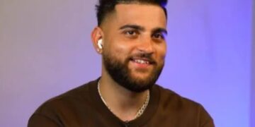  Entertainment News : ਕਰਨ ਔਜਲਾ ਨੇ ਜਿੱਤਿਆ ਪ੍ਰਸ਼ੰਸਕਾਂ ਦਾ ਦਿਲ ; ਆਟੋ ਡਰਾਈਵਰ ਦਾ ਭਰਿਆ 17 ਹਜ਼ਾਰ ਦਾ ਜੁਰਮਾਨਾ