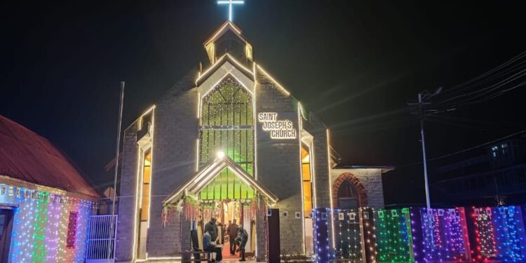 Baramulla : ਸਦੀ ਭਰ ਦੀ ਆਸਥਾ ਅਤੇ ਸੇਵਾ ਸੇਂਟ ਜੋਸਫ਼ ਚਰਚ, ਬਾਰਾਮੂਲਾ ਨੇ 100 ਸ਼ਾਨਦਾਰ ਸਾਲ ਕੀਤੇ ਪੂਰੇ Baramulla : ਸਦੀ ਭਰ ਦੀ ਆਸਥਾ ਅਤੇ ਸੇਵਾ ਸੇਂਟ ਜੋਸਫ਼ ਚਰਚ, ਬਾਰਾਮੂਲਾ ਨੇ 100 ਸ਼ਾਨਦਾਰ ਸਾਲ ਕੀਤੇ ਪੂਰੇ