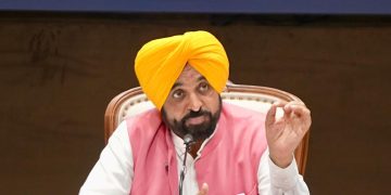 140 ਲੱਖ ਮੀਟਰਕ ਟਨ ਪੈਦਾਵਾਰ ਦੀ ਸੰਭਾਵਨਾ ਵਾਲੇ ਕਣਕ ਵਾਢੀ ਦਾ ਸੀਜ਼ਨ ਨੇੜੇ ਆਉਣ ‘ਤੇ PUNJAB ਨੇ ਤੇਲ ਸਪਲਾਈ ਦੀ ਫੌਰੀ ਮੰਗ ਚੁੱਕੀ, ਕੇਂਦਰ ਤੁਰੰਤ ਕਾਰਵਾਈ ਕਰੇ: ਮੁੱਖ ਮੰਤਰੀ ਭਗਵੰਤ ਸਿੰਘ ਮਾਨ 140 ਲੱਖ ਮੀਟਰਕ ਟਨ ਪੈਦਾਵਾਰ ਦੀ ਸੰਭਾਵਨਾ ਵਾਲੇ ਕਣਕ ਵਾਢੀ ਦਾ ਸੀਜ਼ਨ ਨੇੜੇ ਆਉਣ ‘ਤੇ PUNJAB ਨੇ ਤੇਲ ਸਪਲਾਈ ਦੀ ਫੌਰੀ ਮੰਗ ਚੁੱਕੀ, ਕੇਂਦਰ ਤੁਰੰਤ ਕਾਰਵਾਈ ਕਰੇ: ਮੁੱਖ ਮੰਤਰੀ ਭਗਵੰਤ ਸਿੰਘ ਮਾਨ