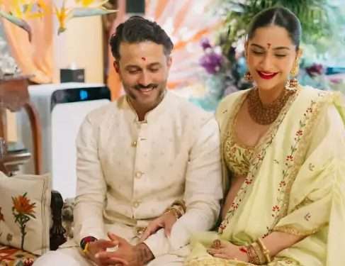 Entertainment News : ਬਾਲੀਵੁੱਡ ਅਦਾਕਾਰਾ ਸੋਨਮ ਕਪੂਰ ਦੂਜੀ ਵਾਰ ਬਣੀ ਮਾਂ ; ਸੋਸ਼ਲ ਮੀਡੀਆ ‘ਤੇ ਸਾਂਝੀ ਕੀਤੀ ਖੁਸ਼ਖਬਰੀ Entertainment News : ਬਾਲੀਵੁੱਡ ਅਦਾਕਾਰਾ ਸੋਨਮ ਕਪੂਰ ਦੂਜੀ ਵਾਰ ਬਣੀ ਮਾਂ ; ਸੋਸ਼ਲ ਮੀਡੀਆ ‘ਤੇ ਸਾਂਝੀ ਕੀਤੀ ਖੁਸ਼ਖਬਰੀ