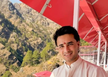 T20 ਵਿਸ਼ਵ ਕੱਪ ਜਿੱਤਣ ਤੋਂ ਬਾਅਦ ਮਾਤਾ ਵੈਸ਼ਨੋ ਦੇਵੀ ਦਰਬਾਰ ਪਹੁੰਚੇ ਅਭਿਸ਼ੇਕ ਸ਼ਰਮਾ