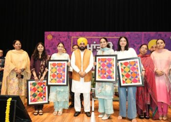 ਮੁੱਖ ਮੰਤਰੀ ਭਗਵੰਤ ਸਿੰਘ ਮਾਨ ਵੱਲੋਂ PUNJAB ਨੂੰ ਦੇਸ਼ ਦਾ ਮੋਹਰੀ ਸੂਬਾ ਬਣਾਉਣ ਲਈ ਲੜਕੀਆਂ ਨੂੰ ਸਮਾਜਿਕ-ਆਰਥਿਕ ਵਿਕਾਸ ਵਿੱਚ ਸਰਗਰਮ ਭਾਈਵਾਲ ਬਣਨ ਦਾ ਸੱਦਾ
