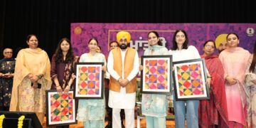 ਮੁੱਖ ਮੰਤਰੀ ਭਗਵੰਤ ਸਿੰਘ ਮਾਨ ਵੱਲੋਂ PUNJAB ਨੂੰ ਦੇਸ਼ ਦਾ ਮੋਹਰੀ ਸੂਬਾ ਬਣਾਉਣ ਲਈ ਲੜਕੀਆਂ ਨੂੰ ਸਮਾਜਿਕ-ਆਰਥਿਕ ਵਿਕਾਸ ਵਿੱਚ ਸਰਗਰਮ ਭਾਈਵਾਲ ਬਣਨ ਦਾ ਸੱਦਾ