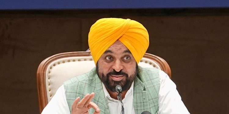 PUNJAB: ਮੁੱਖ ਮੰਤਰੀ ਭਗਵੰਤ ਸਿੰਘ ਮਾਨ ਵੱਲੋਂ ਵਿਕਾਸ ਪ੍ਰਾਜੈਕਟਾਂ ਦੀ ਸੌਗਾਤ, ਸਨੌਰ ਵਿੱਚ 87 ਕਰੋੜ ਦੀ ਲਾਗਤ ਨਾਲ ਸੜਕਾਂ ਦੇ ਨਵੀਨੀਕਰਨ ਦੀ ਸ਼ੁਰੂਆਤ PUNJAB: ਮੁੱਖ ਮੰਤਰੀ ਭਗਵੰਤ ਸਿੰਘ ਮਾਨ ਵੱਲੋਂ ਵਿਕਾਸ ਪ੍ਰਾਜੈਕਟਾਂ ਦੀ ਸੌਗਾਤ, ਸਨੌਰ ਵਿੱਚ 87 ਕਰੋੜ ਦੀ ਲਾਗਤ ਨਾਲ ਸੜਕਾਂ ਦੇ ਨਵੀਨੀਕਰਨ ਦੀ ਸ਼ੁਰੂਆਤ