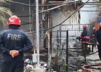 Delhi ਦੇ ਨੇਚਰ ਬਾਜ਼ਾਰ ‘ਚ ਲੱਗੀ ਭਿਆਨਕ ਅੱਗ, 40 ਦੁਕਾਨਾਂ ਸੜ ਕੇ ਸੁਆਹ