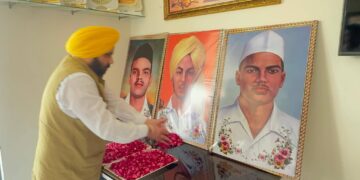 Punjab : ਸ਼ਹੀਦ ਭਗਤ ਸਿੰਘ, ਰਾਜਗੁਰੂ ਤੇ ਸੁਖਦੇਵ ਦੇ ਸ਼ਹੀਦੀ ਦਿਹਾੜੇ ਮੌਕੇ ਕੈਬਨਿਟ ਮੰਤਰੀ ਹਰਭਜਨ ਸਿੰਘ ਈ.ਟੀ.ਓ ਵੱਲੋਂ ਸ਼ਰਧਾਂਜਲੀ
