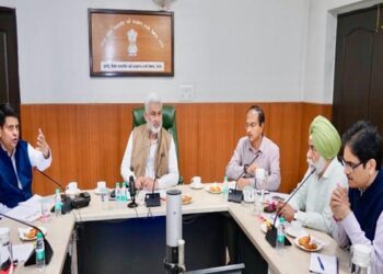 Punjab : ਮੰਤਰੀ ਲਾਲ ਚੰਦ ਕਟਾਰੂਚੱਕ ਨੇ ਐਚਪੀਸੀਐਲ ਅਤੇ ਬੀਪੀਸੀਐਲ ਦੇ ਨੁਮਾਇੰਦਿਆਂ ਨਾਲ ਕੀਤੀ ਮੀਟਿੰਗ