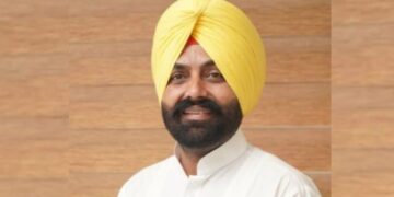 ਹਾਈਕੋਰਟ ‘ਚ ਸਾਬਕਾ ਮੰਤਰੀ ਲਾਲਜੀਤ ਭੁੱਲਰ ਦੇ ਪਿਤਾ ਦੀ ਜ਼ਮਾਨਤ ਅਰਜ਼ੀ ‘ਤੇ ਸੁਣਵਾਈ ਹਾਈਕੋਰਟ ‘ਚ ਸਾਬਕਾ ਮੰਤਰੀ ਲਾਲਜੀਤ ਭੁੱਲਰ ਦੇ ਪਿਤਾ ਦੀ ਜ਼ਮਾਨਤ ਅਰਜ਼ੀ ‘ਤੇ ਸੁਣਵਾਈ