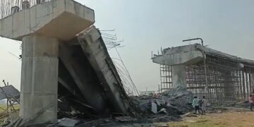 Uttar Pradesh :ਉਸਾਰੀ ਅਧੀਨ ਓਵਰਬ੍ਰਿਜ ਦੀ ਡਿੱਗੀ ਸਲੈਬ; ਮਚੀ ਹਫੜਾ – ਦਫੜੀ