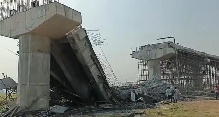 Uttar Pradesh :ਉਸਾਰੀ ਅਧੀਨ ਓਵਰਬ੍ਰਿਜ ਦੀ ਡਿੱਗੀ ਸਲੈਬ; ਮਚੀ ਹਫੜਾ – ਦਫੜੀ