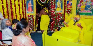 President ਮੁਰਮੂ ਨੇ ਵ੍ਰਿੰਦਾਵਨ ‘ਚ ਸੰਤ ਪ੍ਰੇਮਾਨੰਦ ਮਹਾਰਾਜ ਨਾਲ ਕੀਤੀ ਮੁਲਾਕਾਤ President ਮੁਰਮੂ ਨੇ ਵ੍ਰਿੰਦਾਵਨ ‘ਚ ਸੰਤ ਪ੍ਰੇਮਾਨੰਦ ਮਹਾਰਾਜ ਨਾਲ ਕੀਤੀ ਮੁਲਾਕਾਤ