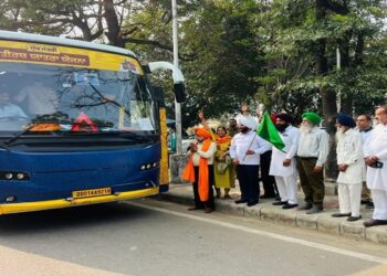 MLA ਕੁਲਵੰਤ ਸਿੰਘ ਨੇ ਮੁੱਖ ਮੰਤਰੀ ਤੀਰਥ ਯਾਤਰਾ ਯੋਜਨਾ ਤਹਿਤ ਮੋਹਾਲੀ ਤੋਂ 9ਵੀਂ ਬੱਸ ਕੀਤੀ ਰਵਾਨਾ