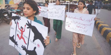 Pakistan : ਕਰਾਚੀ ‘ਚ ਨਾਬਾਲਗ ਈਸਾਈ ਕੁੜੀਆਂ ਦੇ ਜ਼ਬਰਦਸਤੀ ਵਿਆਹ ਅਤੇ ਧਰਮ ਪਰਿਵਰਤਨ ਨੂੰ ਲੈ ਕੇ ਵਿਰੋਧ ਪ੍ਰਦਰਸ਼ਨ 