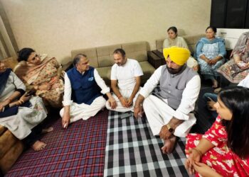 ਵਰਿੰਦਾਵਨ ਕਿਸ਼ਤੀ ਹਾਦਸਾ ; ਕੈਬਨਿਟ ਮੰਤਰੀ ਸੰਜੀਵ ਅਰੋੜਾ ਨੇ ਦੁਖੀ ਪਰਿਵਾਰਾਂ ਨਾਲ ਸਾਂਝਾ ਕੀਤਾ ਦੁੱਖ