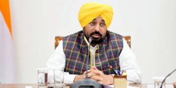 ਮੁੱਖ ਮੰਤਰੀ ਭਗਵੰਤ ਸਿੰਘ ਮਾਨ ਵੱਲੋਂ ਅਹਿਮ ਫੈਸਲਾ; ਅੱਤ ਦੀ ਗਰਮੀ ਤੋਂ ਲੋਕਾਂ ਨੂੰ ਬਚਾਉਣ ਲਈ ਸਰਕਾਰੀ ਦਫ਼ਤਰਾਂ, ਸਕੂਲਾਂ ਤੇ ਕਾਲਜਾਂ ਦਾ ਸਮਾਂ ਸਵੇਰੇ 7:30 ਵਜੇ ਕੀਤਾ ਮੁੱਖ ਮੰਤਰੀ ਭਗਵੰਤ ਸਿੰਘ ਮਾਨ ਵੱਲੋਂ ਅਹਿਮ ਫੈਸਲਾ; ਅੱਤ ਦੀ ਗਰਮੀ ਤੋਂ ਲੋਕਾਂ ਨੂੰ ਬਚਾਉਣ ਲਈ ਸਰਕਾਰੀ ਦਫ਼ਤਰਾਂ, ਸਕੂਲਾਂ ਤੇ ਕਾਲਜਾਂ ਦਾ ਸਮਾਂ ਸਵੇਰੇ 7:30 ਵਜੇ ਕੀਤਾ