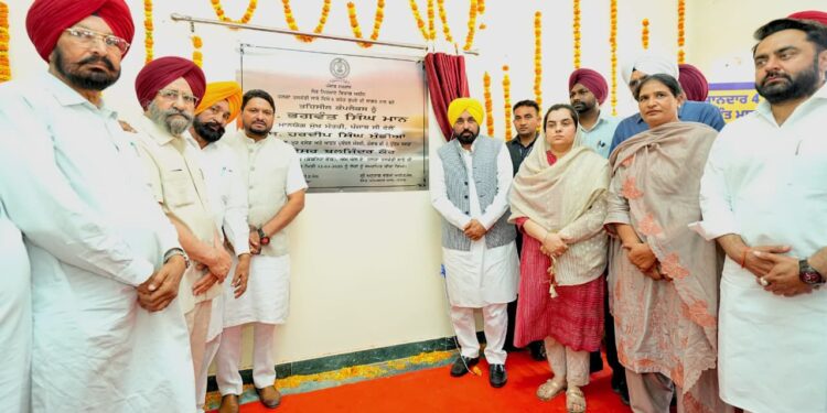 ਬਠਿੰਡਾ ਦੇ ਤਲਵੰਡੀ ਸਾਬੋ ਵਿੱਚ ਵੱਡਾ ਪ੍ਰਸ਼ਾਸਨਿਕ ਸੁਧਾਰ, ਮੁੱਖ ਮੰਤਰੀ ਭਗਵੰਤ ਸਿੰਘ ਮਾਨ ਨੇ ਇੱਕੋ ਛੱਤ ਹੇਠ ਰਜਿਸਟਰੀ ਤੋਂ ਰਿਕਾਰਡ ਰੂਮ ਤੱਕ ਦੀਆਂ ਸਹੂਲਤਾਂ ਨਾਲ ਲੈਸ ਆਧੁਨਿਕ ਸਬ-ਡਿਵੀਜ਼ਨਲ ਕੰਪਲੈਕਸ ਲੋਕਾਂ ਨੂੰ ਕੀਤਾ ਸਮਰਪਿਤ