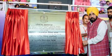 70 ਸਾਲਾਂ ਬਾਅਦ ਹੁਸ਼ਿਆਰਪੁਰ ਦੇ ਕੰਢੀ ਖੇਤਰ ਵਿੱਚ ਸ਼ਾਨਦਾਰ ਸੜਕਾਂ ਬਣਾਈਆਂ ਜਾਣਗੀਆਂ; ਮੁੱਖ ਮੰਤਰੀ ਭਗਵੰਤ ਸਿੰਘ ਮਾਨ ਨੇ 150 ਕਰੋੜ ਰੁਪਏ ਦੇ ਵਿਕਾਸ ਕਾਰਜਾਂ ਦਾ ਉਦਘਾਟਨ ਕੀਤਾ