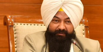 ਐਸ.ਸੀ. ਕਮਿਸ਼ਨ ਦੇ ਚੇਅਰਮੈਨ ਜਸਵੀਰ ਸਿੰਘ ਗੜ੍ਹੀ ਵੱਲੋਂ ਭਲਾਈ ਵਿਭਾਗ ਦੀ ਰੋਸਟਰ ਚੈਕਿੰਗ ਟੀਮ ਤਲਬ