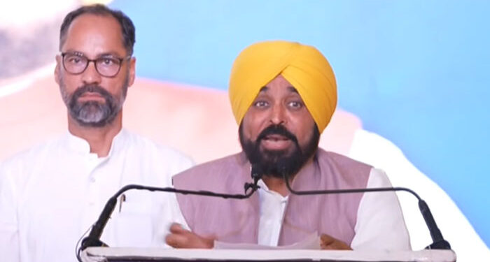 Punjab: ਔਰਤਾਂ ਨੂੰ 1000-1500 ਰੁਪਏ ਦੇਣ ਲਈ ਰਜਿਸਟ੍ਰੇਸ਼ਨ ਸ਼ੁਰੂ, CM ਮਾਨ ਨੇ ਕੀਤੀ ਸ਼ੁਰੂਆਤ Punjab: ਔਰਤਾਂ ਨੂੰ 1000-1500 ਰੁਪਏ ਦੇਣ ਲਈ ਰਜਿਸਟ੍ਰੇਸ਼ਨ ਸ਼ੁਰੂ, CM ਮਾਨ ਨੇ ਕੀਤੀ ਸ਼ੁਰੂਆਤ