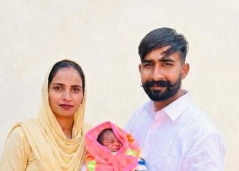 ਇੱਕ ‘ਪਿਤਾ’ ਲਈ ਵੱਡੀ ਰਾਹਤ: ‘ਮੁੱਖ ਮੰਤਰੀ ਸਿਹਤ ਯੋਜਨਾ’ ਹੇਠ ਚਾਰ ਮਹੀਨੇ ਦੀ ਦਿਲਜੋਤ ਨੂੰ 2.77 ਲੱਖ ਰੁਪਏ ਦਾ ਇਲਾਜ ਕਵਰ ਮਿਲਿਆ; ਸਿਰਫ਼ ਤਿੰਨ ਮਹੀਨਿਆਂ ਵਿੱਚ 6,000 ਤੋਂ ਵੱਧ ਨਵਜੰਮੇ ਬੱਚਿਆਂ ਦਾ ਇਲਾਜ ਕੀਤਾ ਇੱਕ ‘ਪਿਤਾ’ ਲਈ ਵੱਡੀ ਰਾਹਤ: ‘ਮੁੱਖ ਮੰਤਰੀ ਸਿਹਤ ਯੋਜਨਾ’ ਹੇਠ ਚਾਰ ਮਹੀਨੇ ਦੀ ਦਿਲਜੋਤ ਨੂੰ 2.77 ਲੱਖ ਰੁਪਏ ਦਾ ਇਲਾਜ ਕਵਰ ਮਿਲਿਆ; ਸਿਰਫ਼ ਤਿੰਨ ਮਹੀਨਿਆਂ ਵਿੱਚ 6,000 ਤੋਂ ਵੱਧ ਨਵਜੰਮੇ ਬੱਚਿਆਂ ਦਾ ਇਲਾਜ ਕੀਤਾ