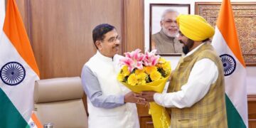 ਕਿਸਾਨਾਂ ਲਈ ਵੱਡੀ ਰਾਹਤ; ਪੰਜਾਬ ਵਿੱਚ ਭਾਰਤੀ ਖੁਰਾਕ ਨਿਗਮ ਦੇ ਗੋਦਾਮਾਂ ਵਿੱਚ ਪਏ 155 ਲੱਖ ਮੀਟ੍ਰਿਕ ਟਨ ਚੌਲ ਅਤੇ ਕਣਕ ਦੇ ਸਟਾਕ ਦੀ ਲਿਫਟਿੰਗ ਲਈ ਵਿਸ਼ੇਸ਼ ਰੇਲ ਗੱਡੀਆਂ ਚਲਾਈਆਂ ਜਾਣਗੀਆਂ: ਮੁੱਖ ਮੰਤਰੀ ਭਗਵੰਤ ਸਿੰਘ ਮਾਨ