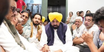 ਮੁੱਖ ਮੰਤਰੀ ਭਗਵੰਤ ਸਿੰਘ ਮਾਨ ਨੇ ਜਗਰਾਉਂ ਪਹੁੰਚ ਕੇ ਮਥੁਰਾ ਪੀੜਤ ਪਰਿਵਾਰਾਂ ਨਾਲ ਦੁੱਖ ਸਾਂਝਾ ਕੀਤਾ, ਸੰਕਟ ਦੀ ਘੜੀ ਵਿੱਚ ਹਰ ਮਦਦ ਦਾ ਭਰੋਸਾ